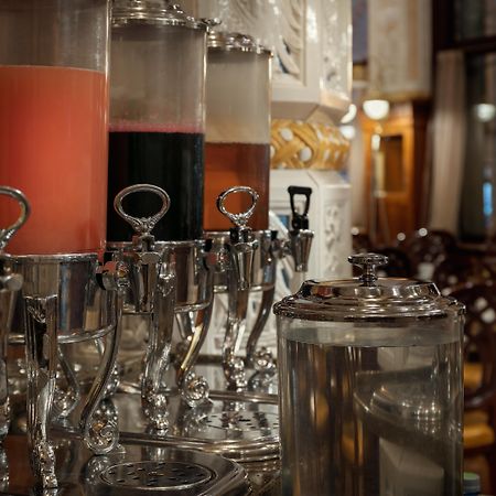 Art Deco Imperial Hotel Prague Nhà hàng bức ảnh A selection of coffee drinks at a coffee shop