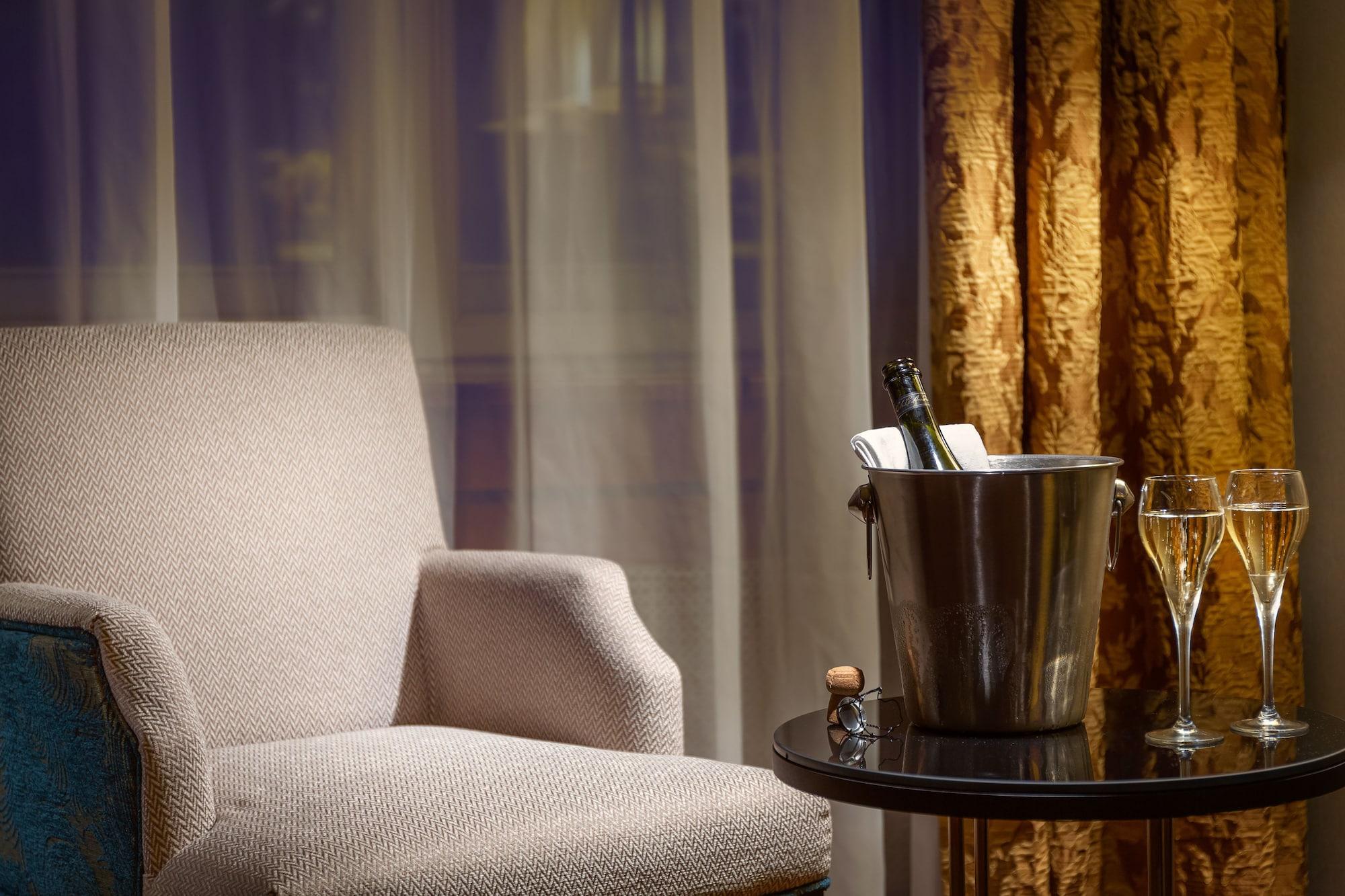 Art Deco Imperial Hotel Prague Tiện nghi bức ảnh A champagne bucket