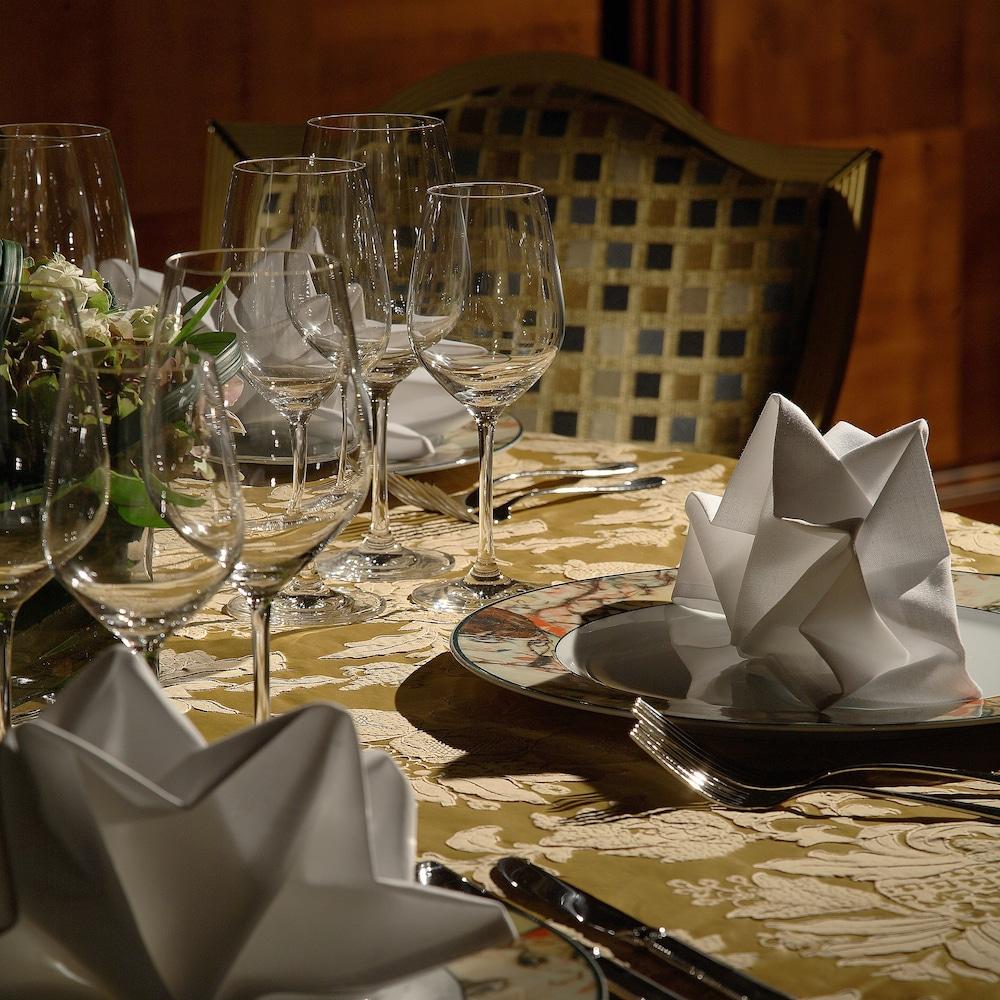 Art Deco Imperial Hotel Prague Ngoại thất bức ảnh A table set for fine dining